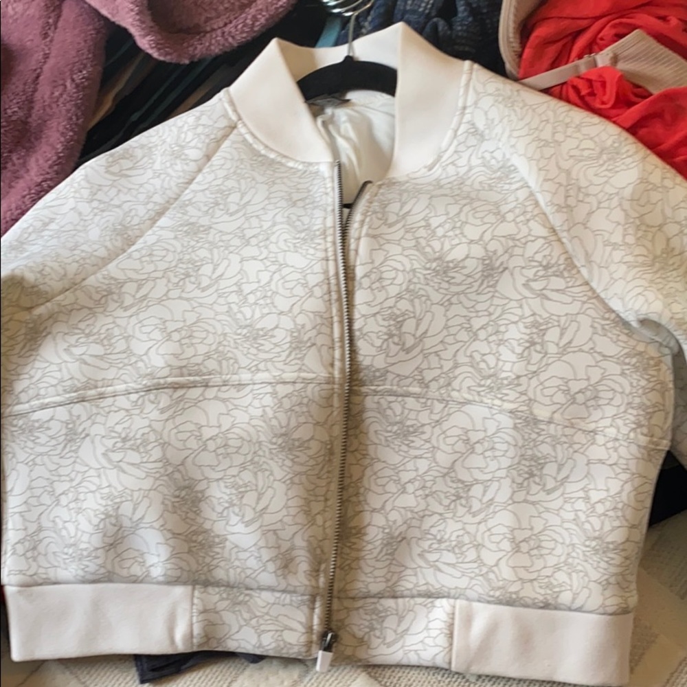 White Balance Athletica bomber